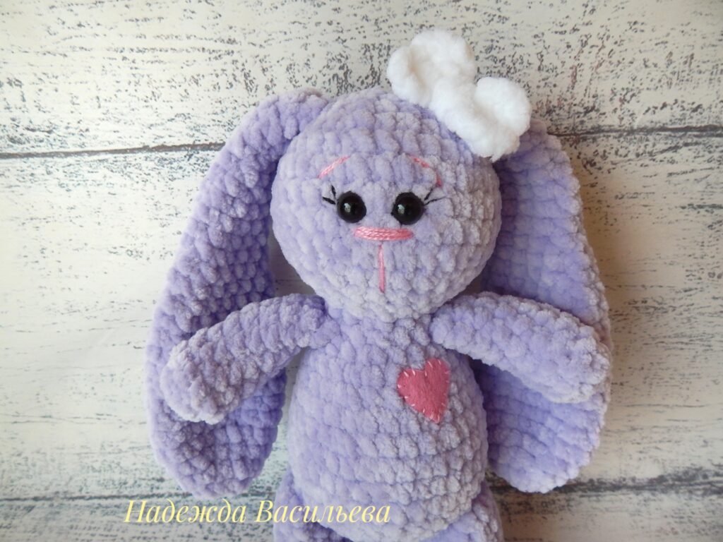 Зайка вязаная