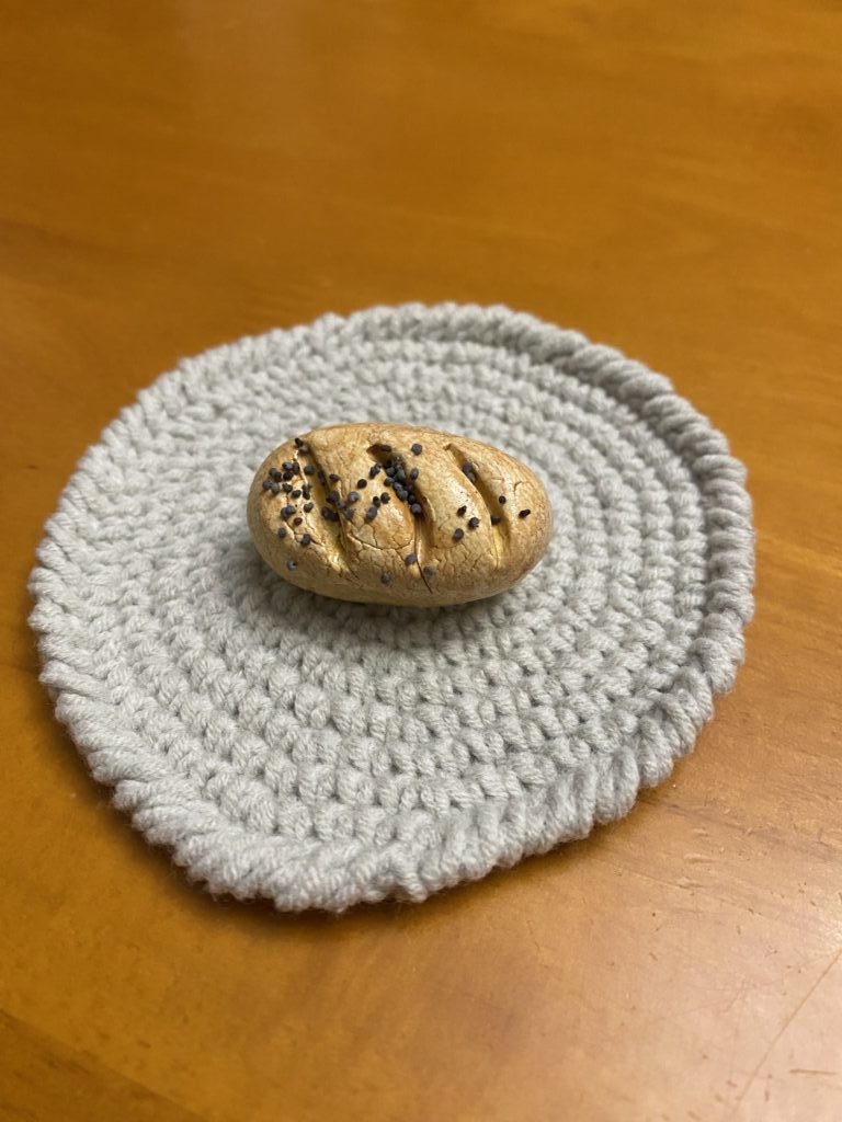 Лисенок у окна