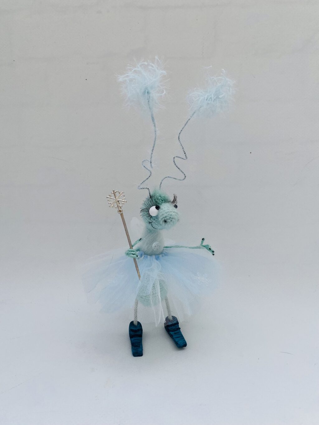 Сверчок снежинка