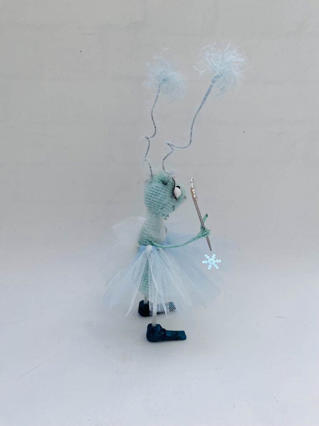 Сверчок снежинка