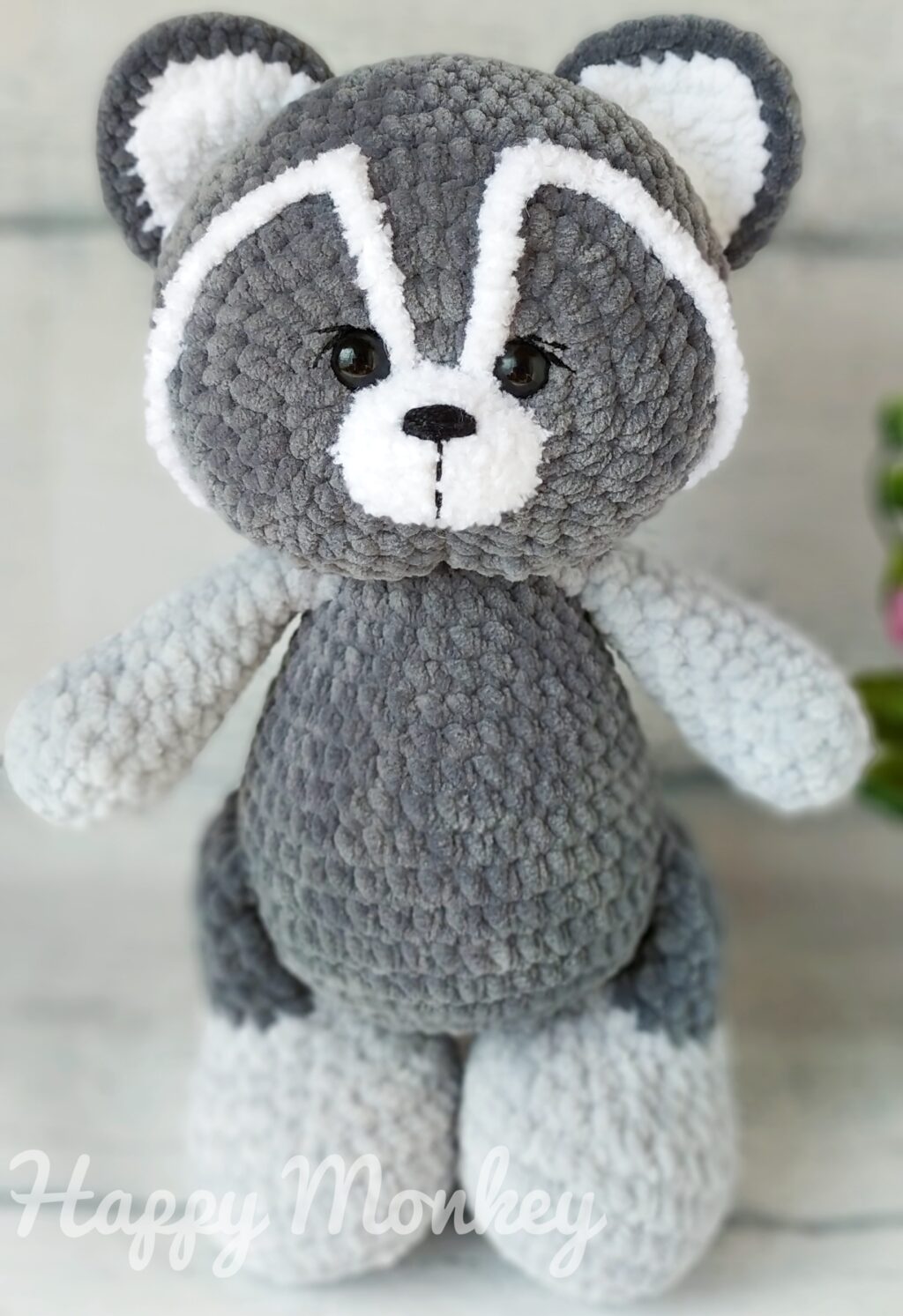 Вязаный енот