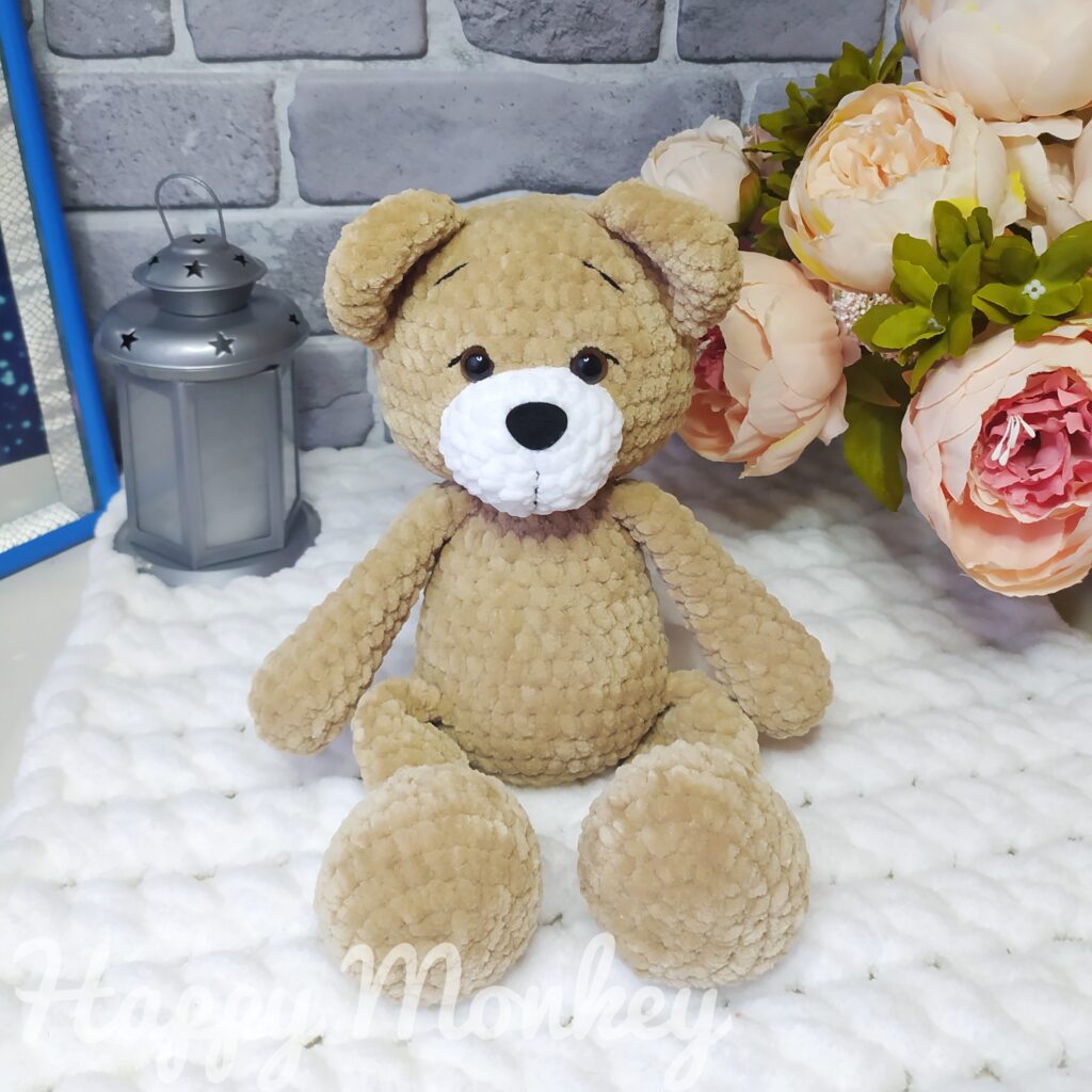 Мишка вязаный