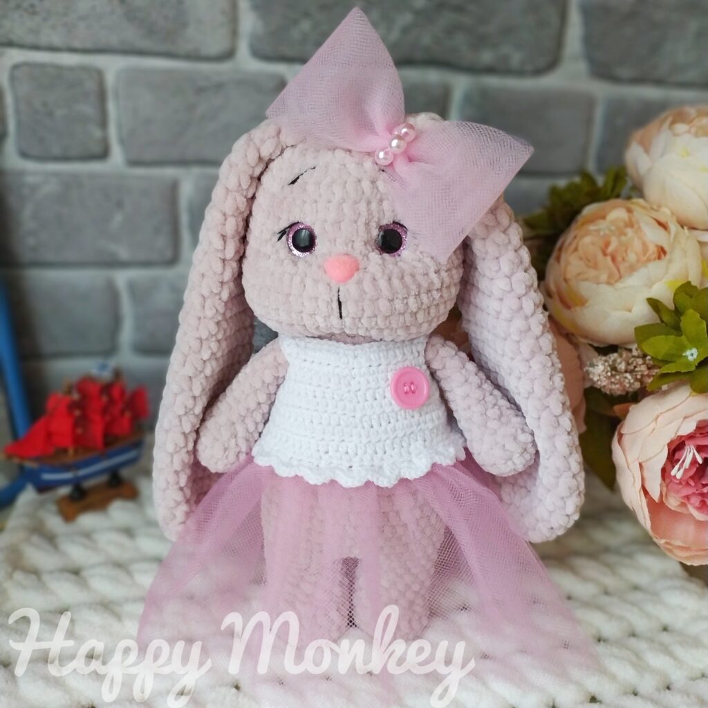 Зайка вязаная