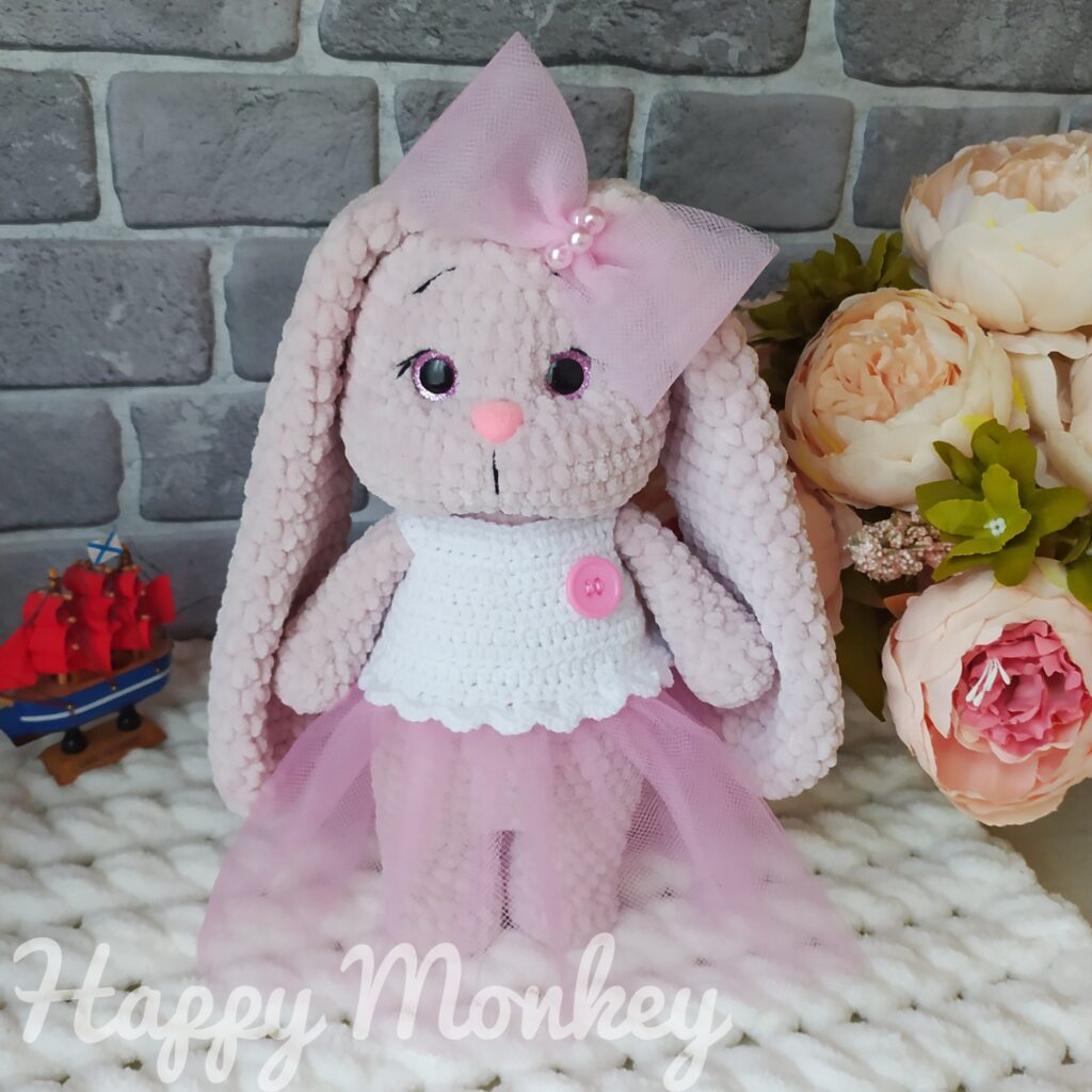 Зайка вязаная