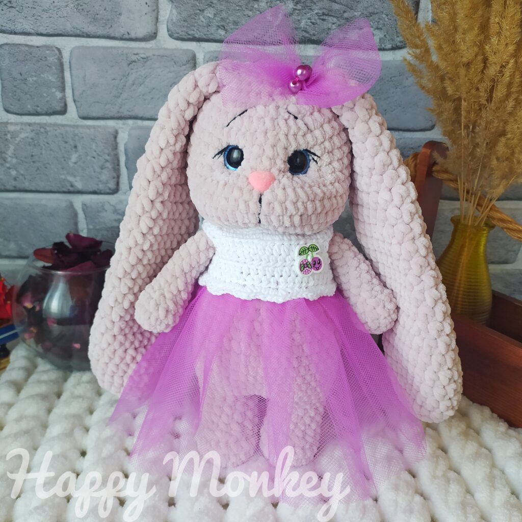 Зайка вязаная