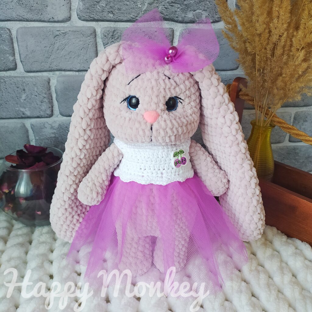 Зайка вязаная