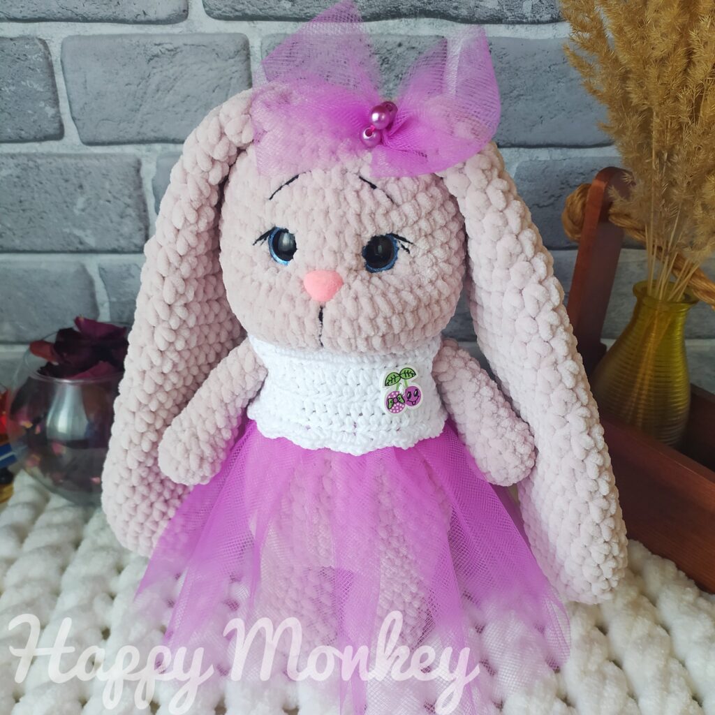 Зайка вязаная