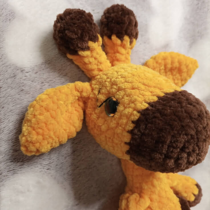 Жираф вязаный