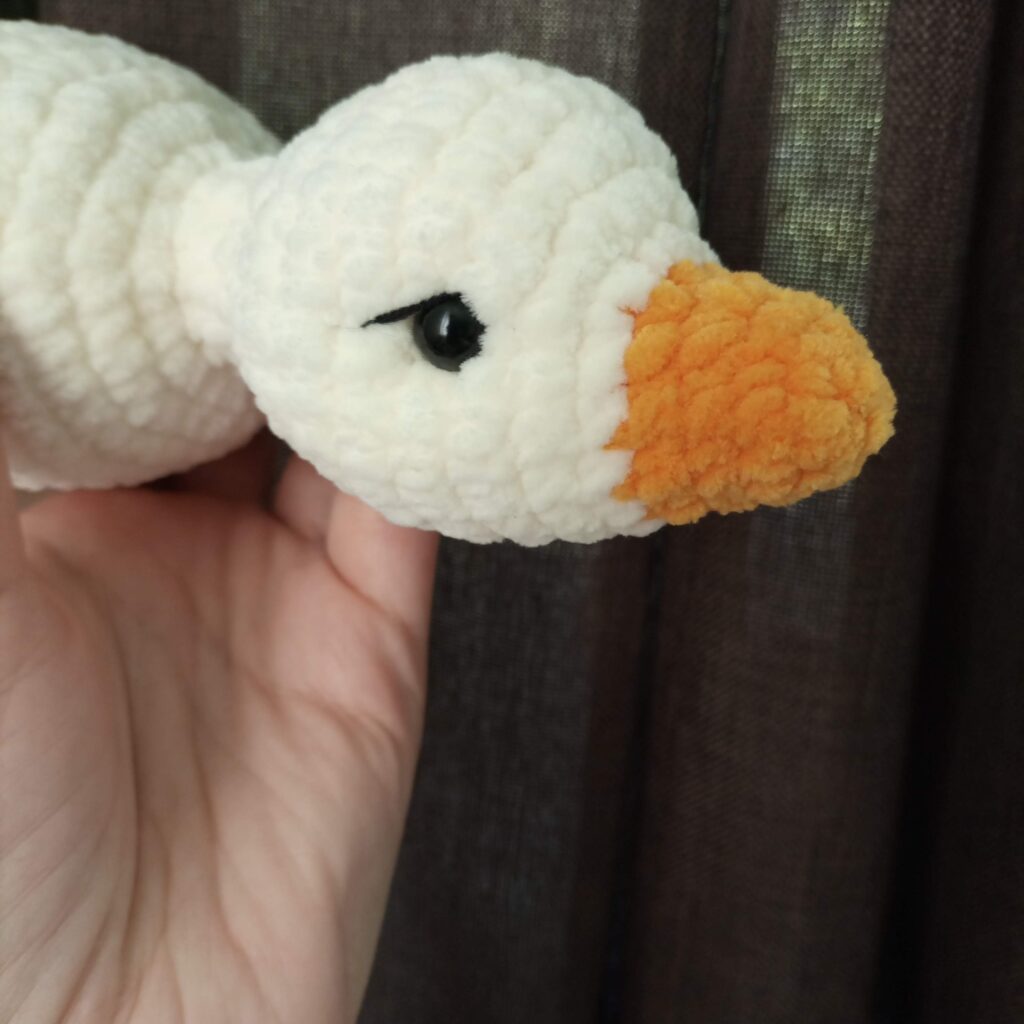 Гусь вязаный