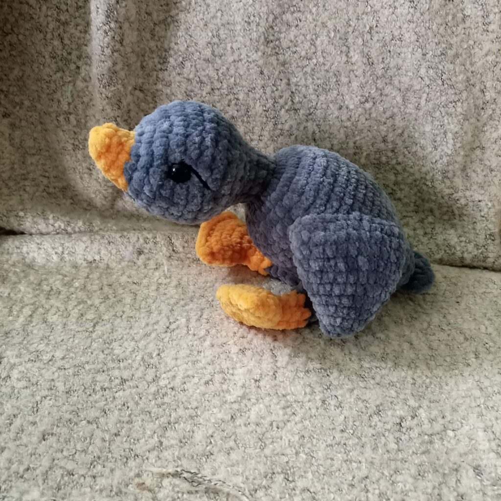 Гусь вязаный