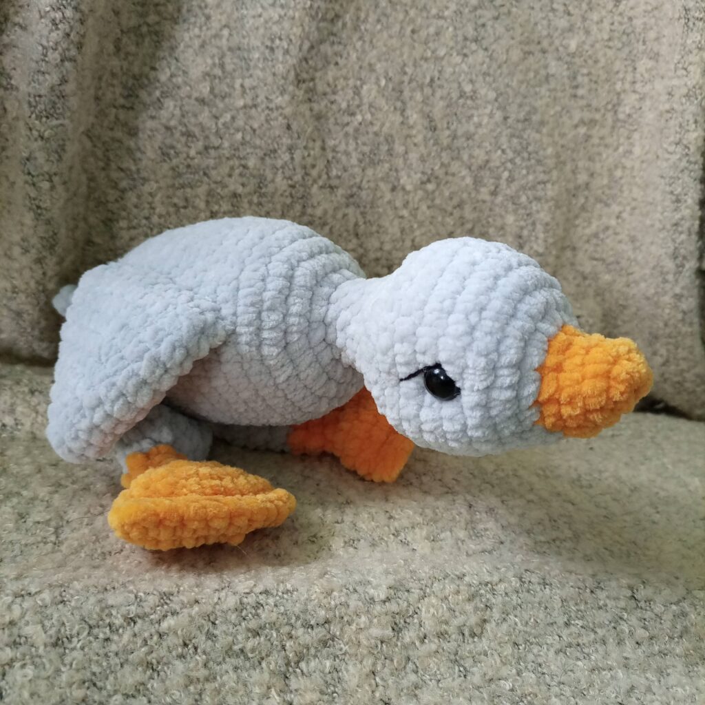 Гусь вязаный