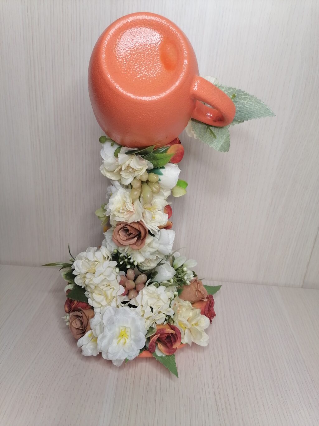 Парящая чашка