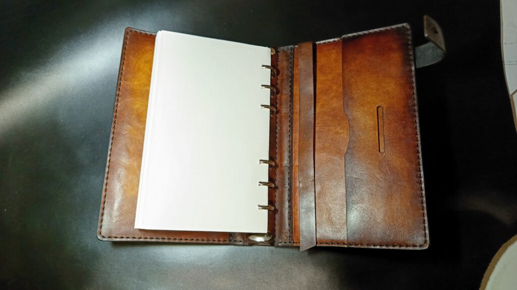 Блокнот из натуральной кожи с черепом и сменными блоками