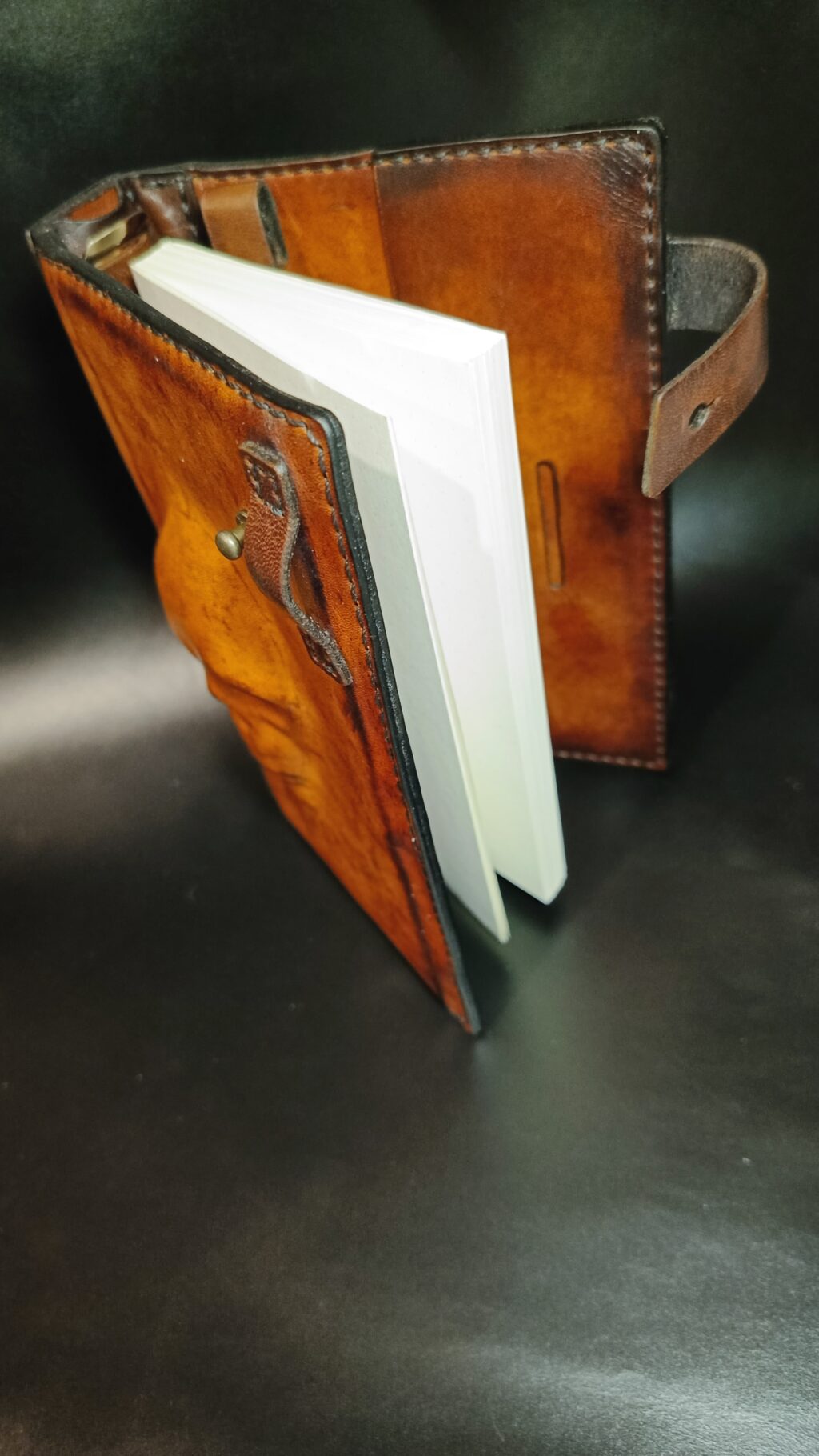 Блокнот из натуральной кожи с черепом и сменными блоками