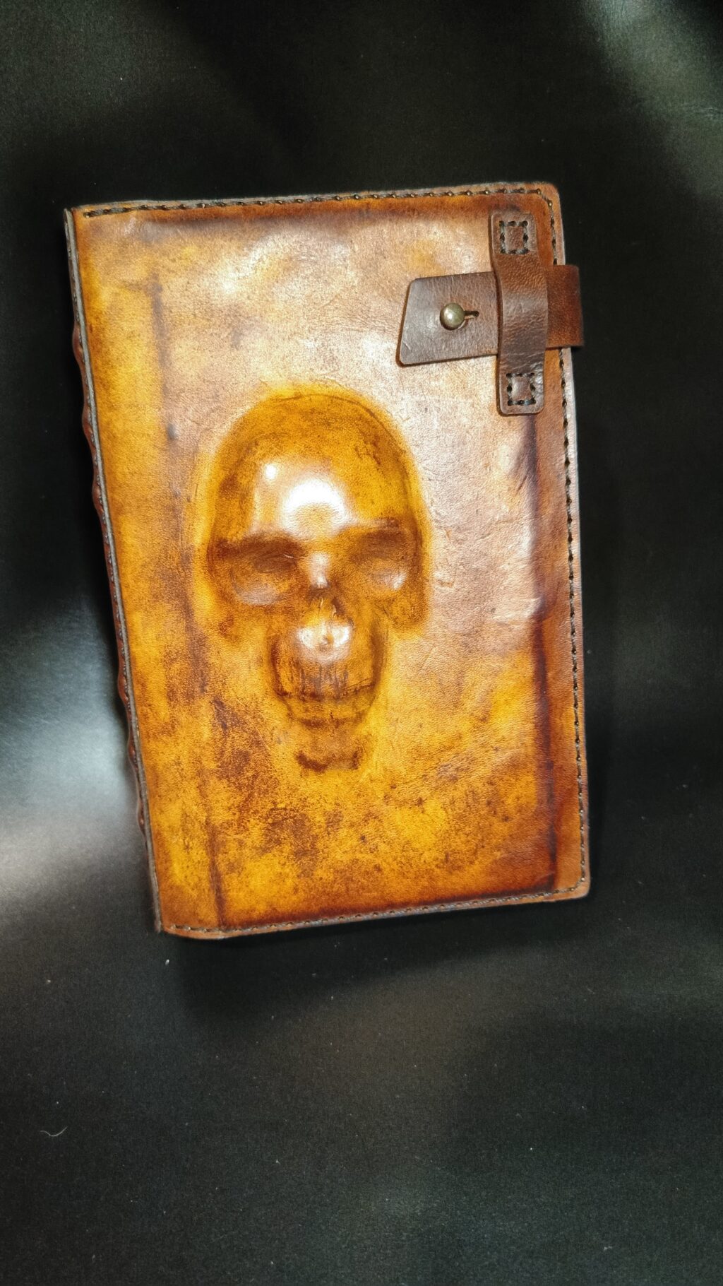 Блокнот из натуральной кожи с черепом и сменными блоками