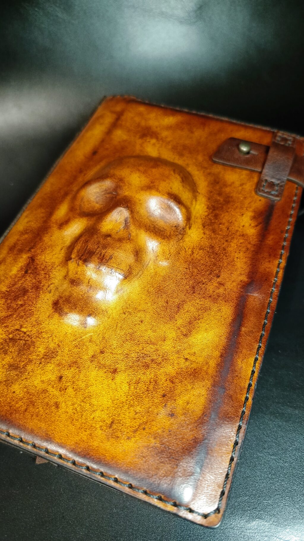 Блокнот из натуральной кожи с черепом и сменными блоками