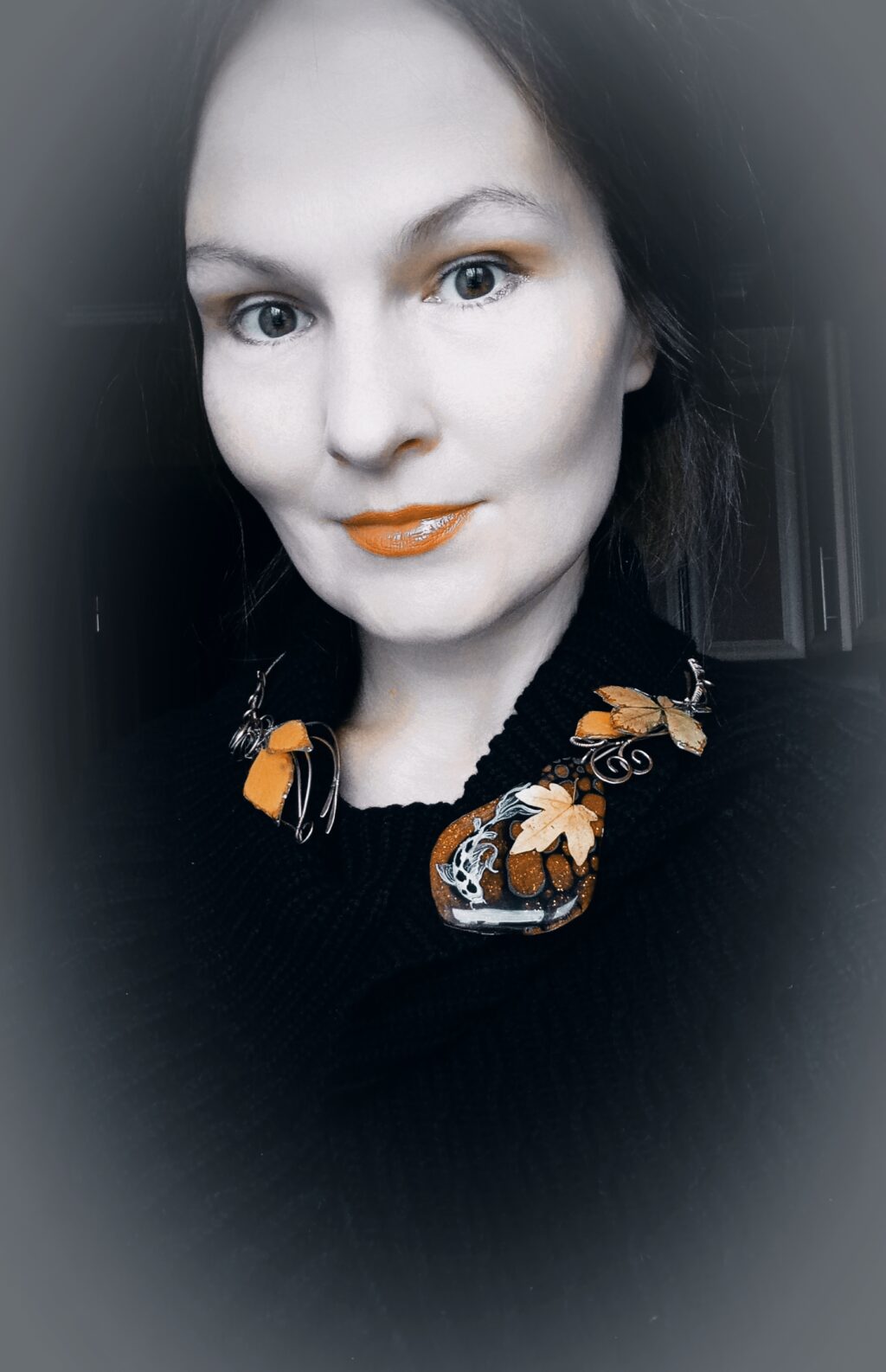 Осенние листья в пруду