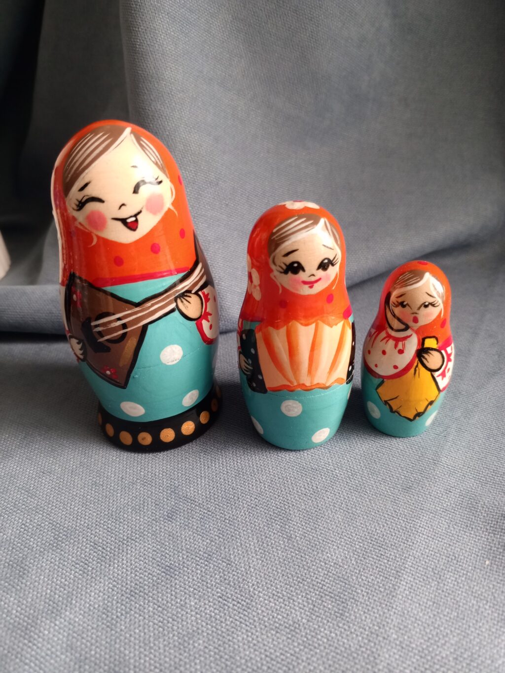 С балалайка