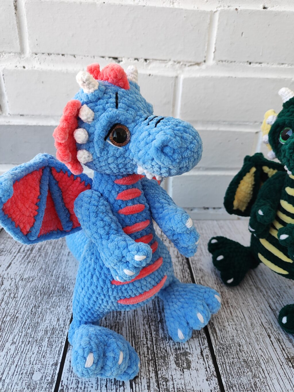Дракон плюшевый