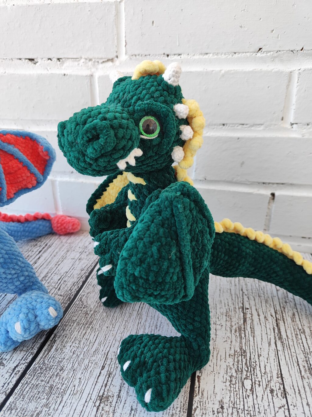 Дракон плюшевый