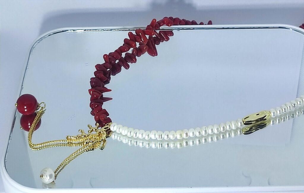 Коралл и жемчуг