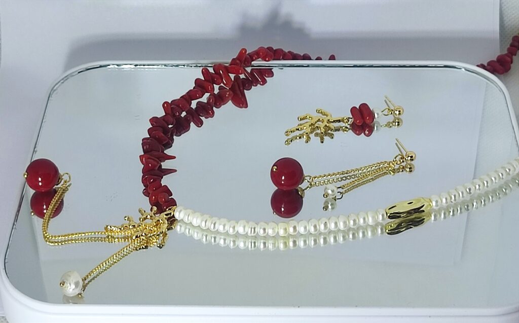 Коралл и жемчуг