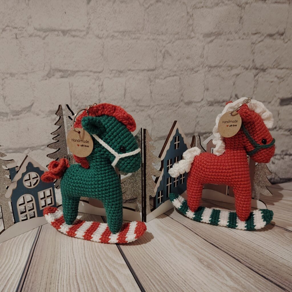 Лошадка качалка брелок