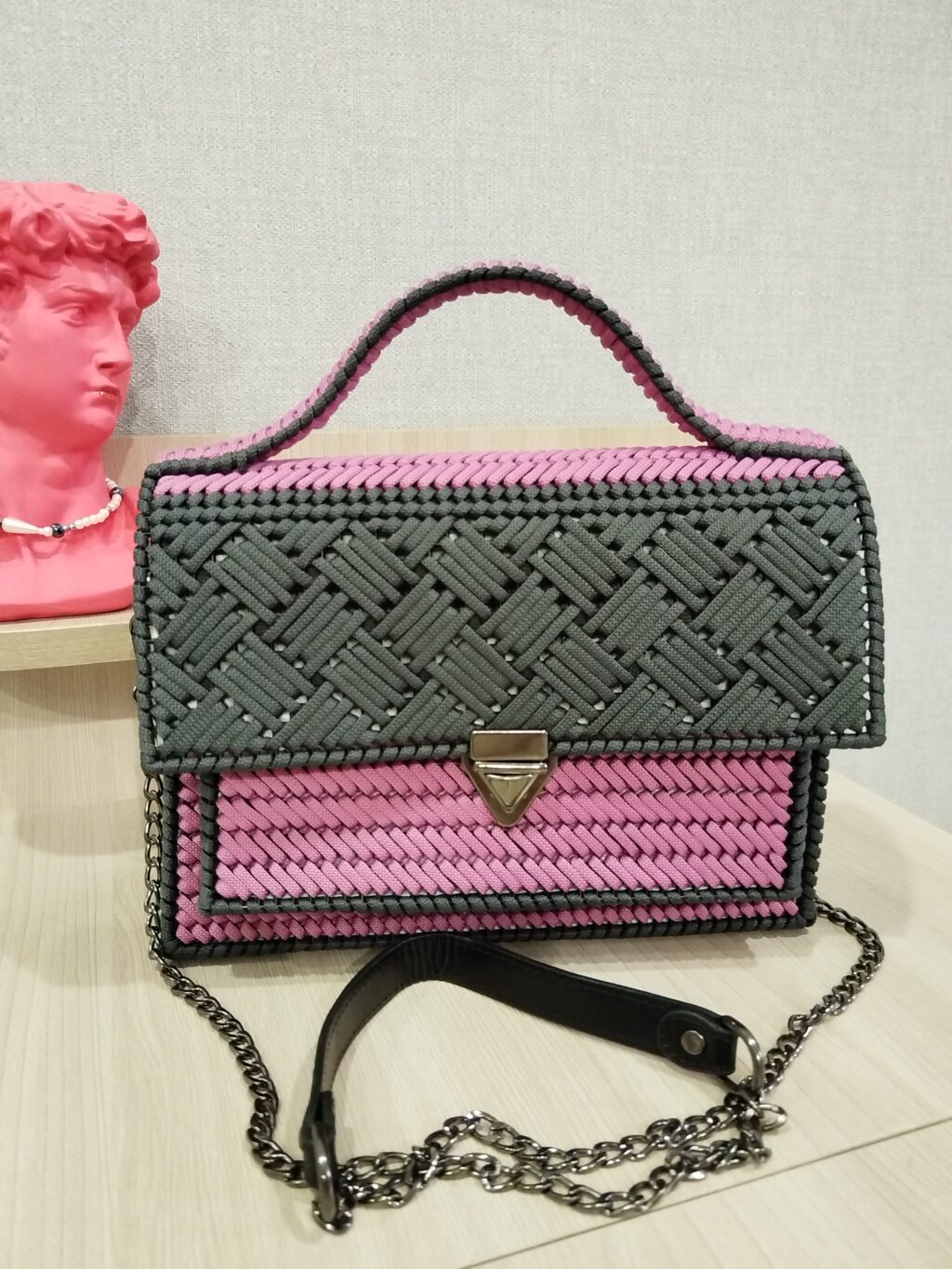 Сумка из шнура на канве