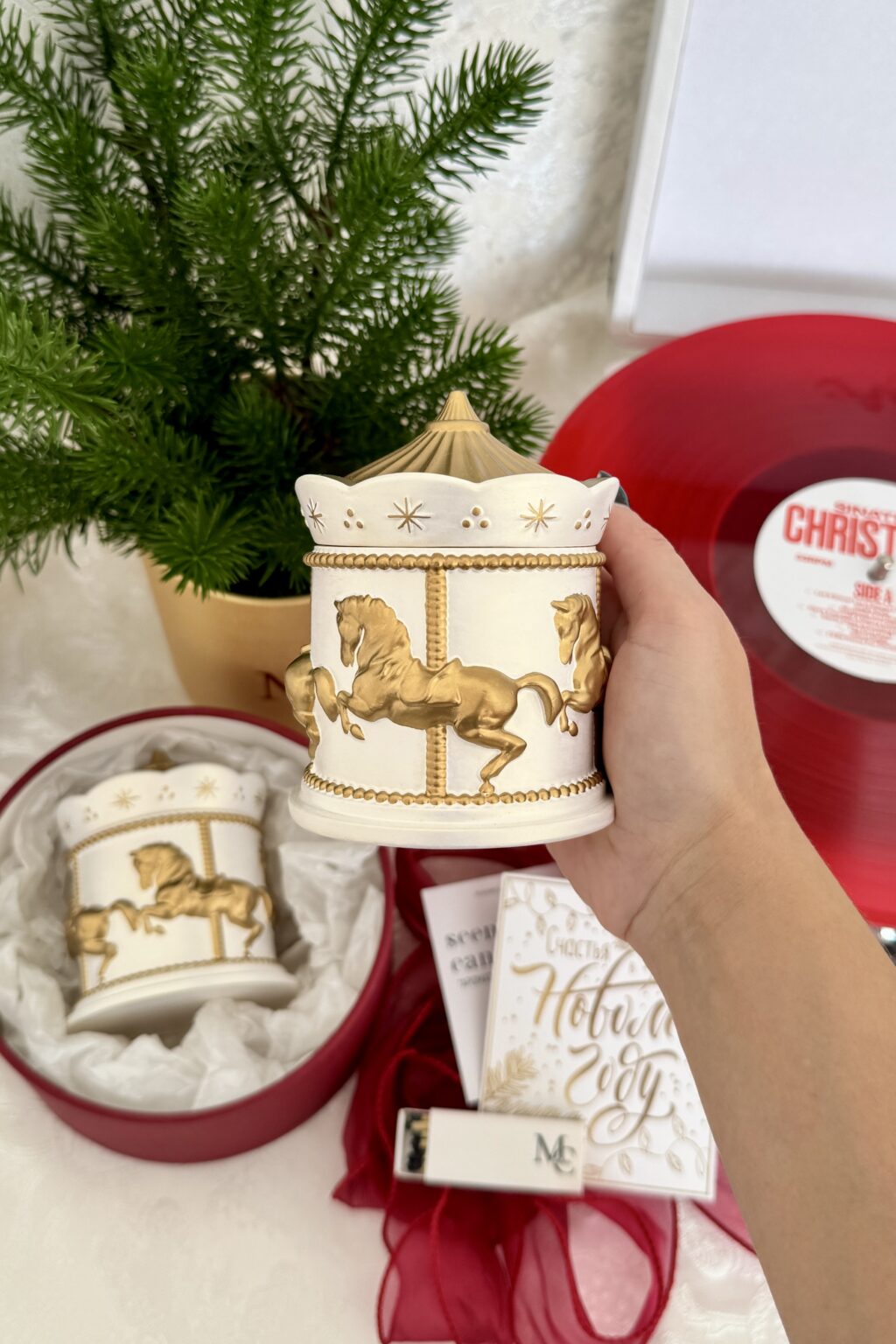 Свеча новогодняя «Карусель с лошадками»