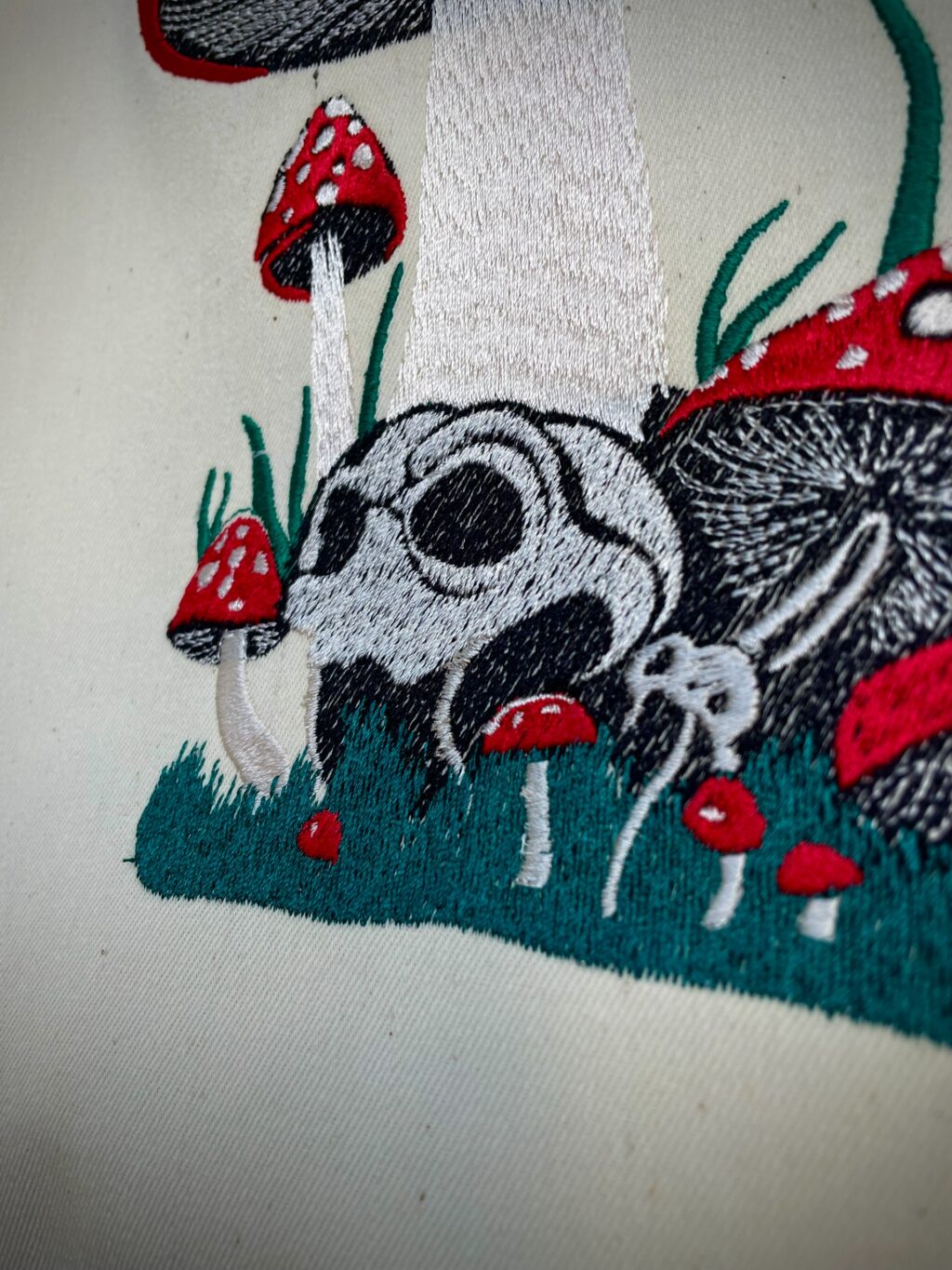 Шоппер с вышивкой «Мухоморчик». Молочная ткань