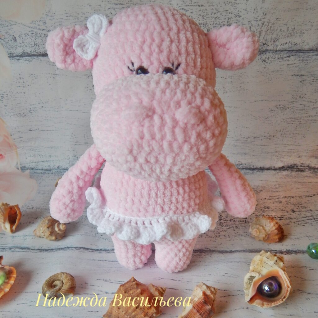 Вязаный бегемот