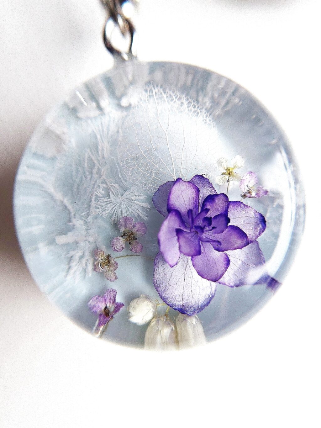 Кулон с морозными узорами