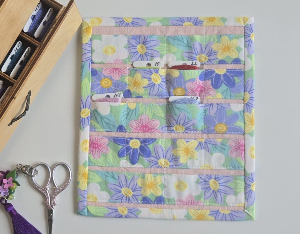 Органайзер для бобин с мулине