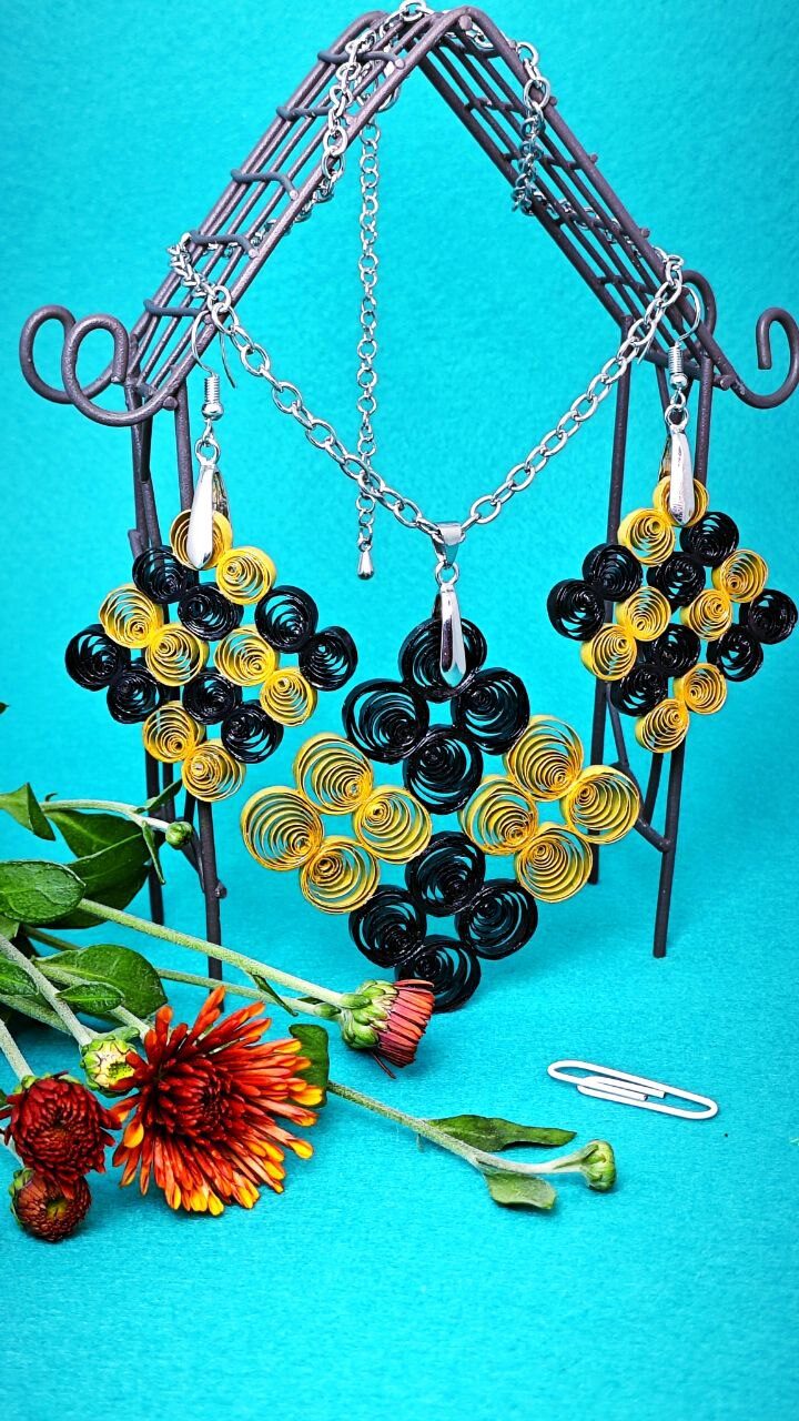 Ажурный геометрический комплект квиллинг.