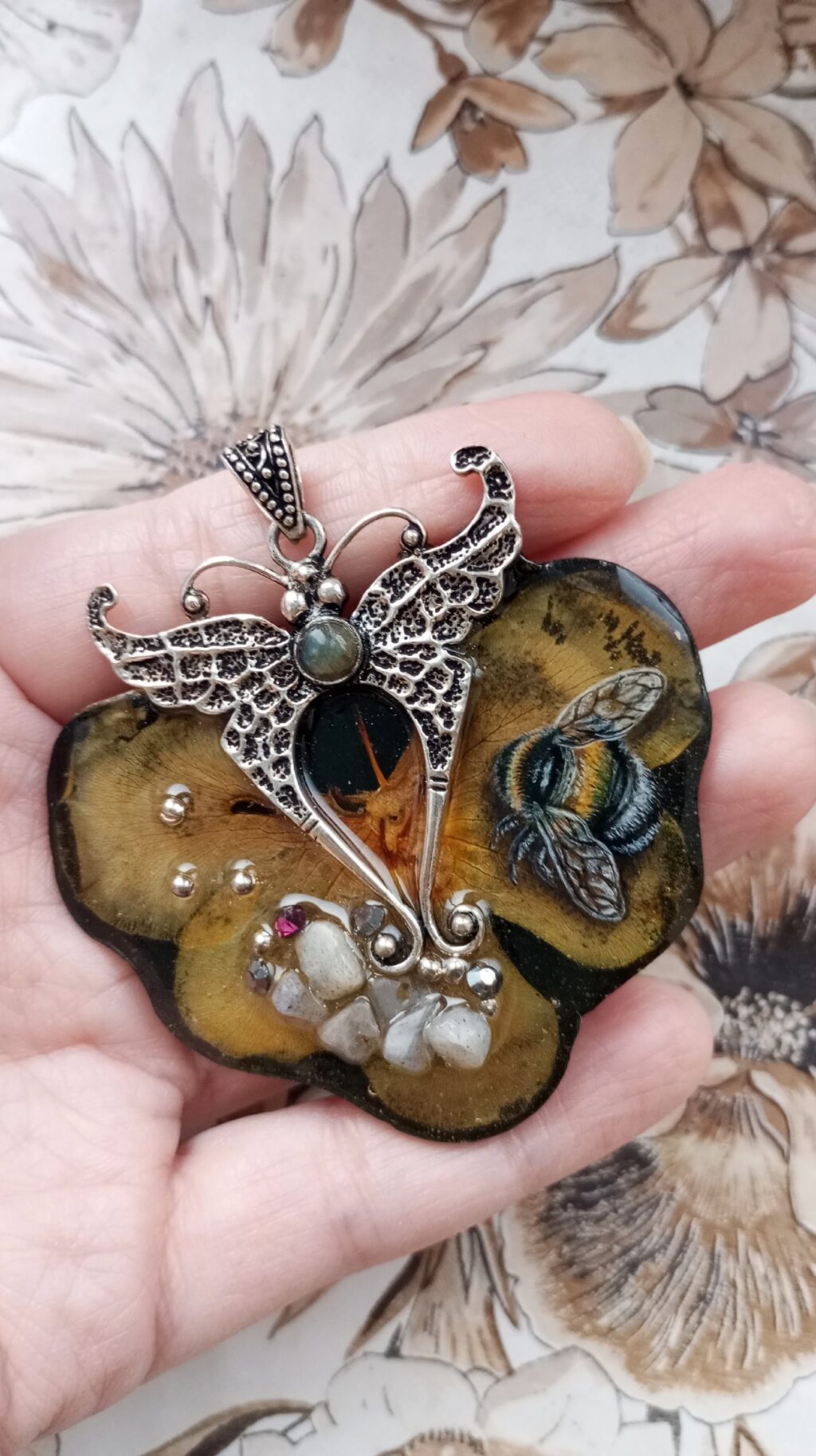 Кулон «Мохнатый шмель»