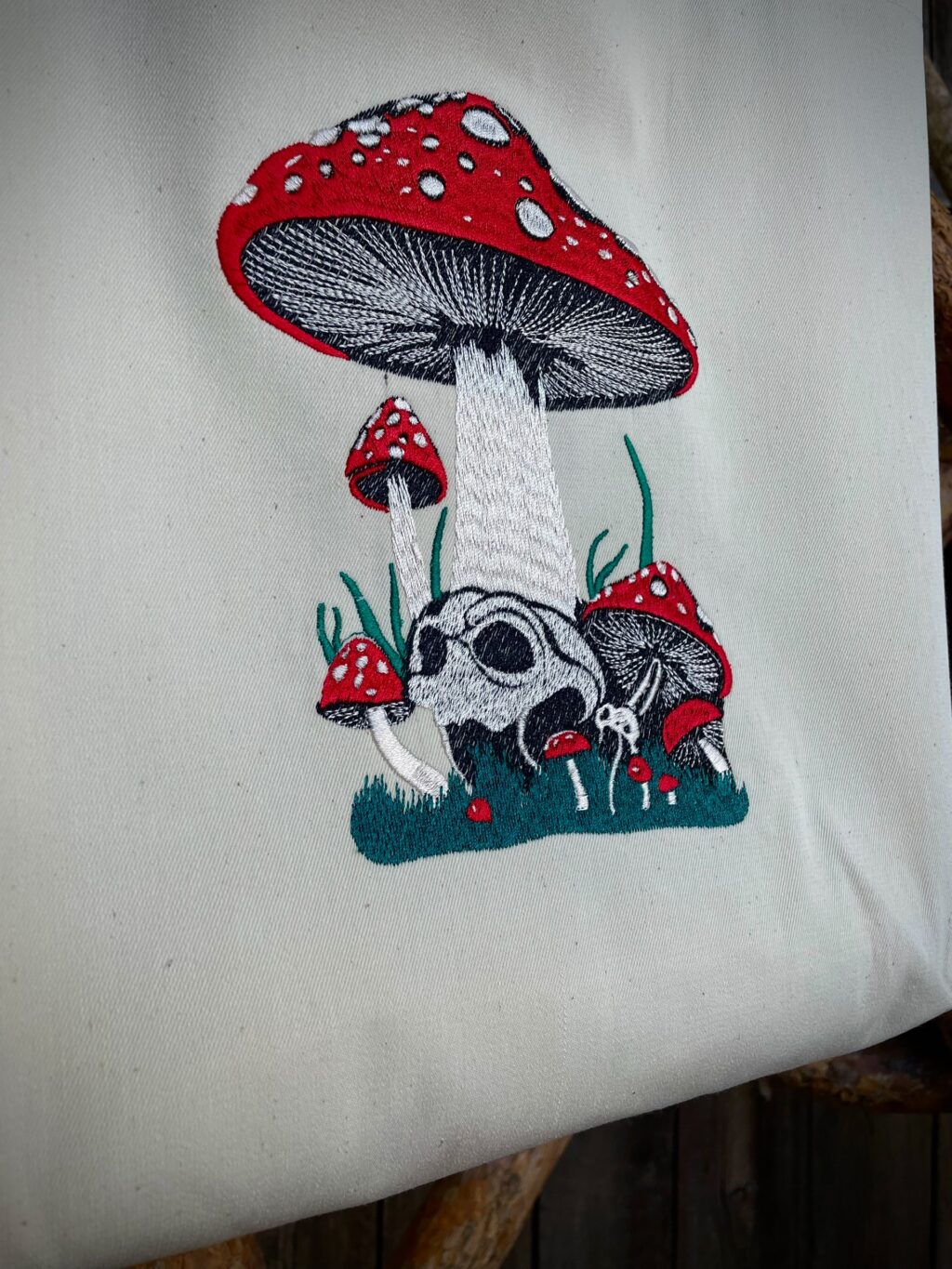 Шоппер с вышивкой «Мухоморчик». Молочная ткань