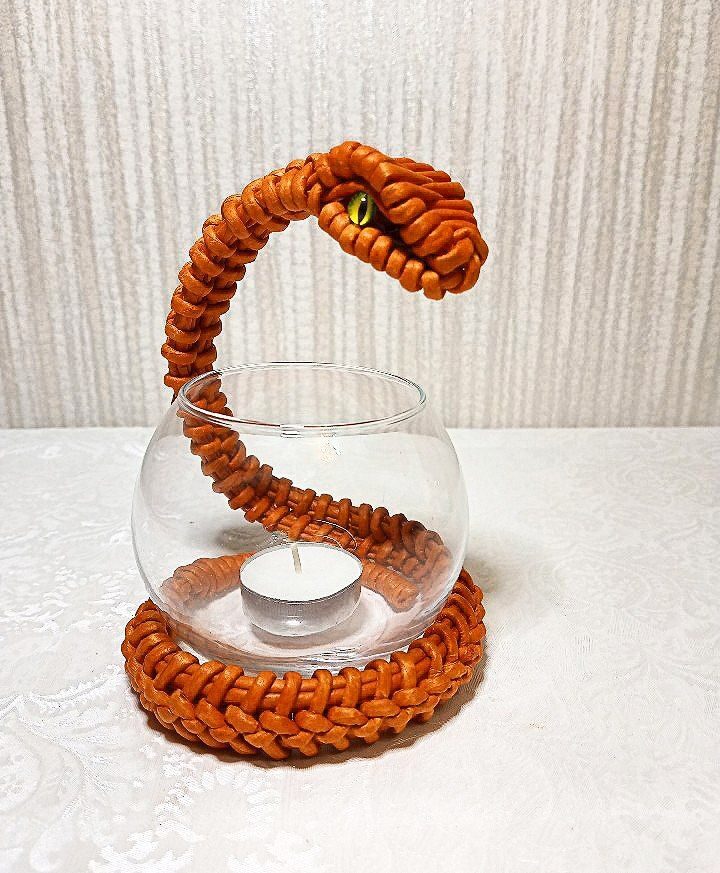 Подсвечник «змея»