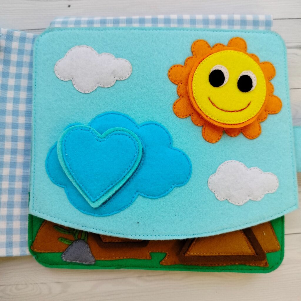 Фетровая книжка «Крошка Крот — турист»