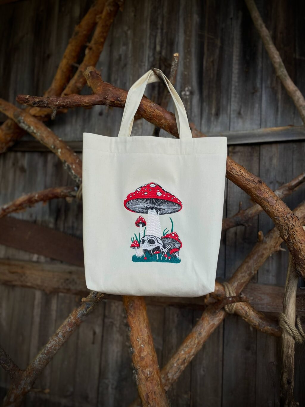 Шоппер с вышивкой «Мухоморчик». Молочная ткань